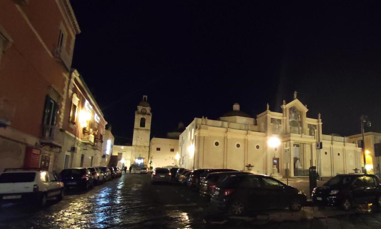 Dimora Della Marchesa - Al Duomo Apartamento Manfredónia Exterior foto