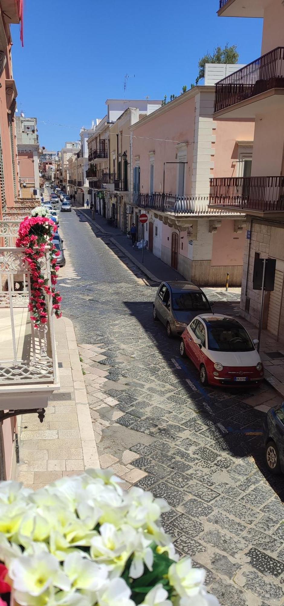 Dimora Della Marchesa - Al Duomo Apartamento Manfredónia Exterior foto
